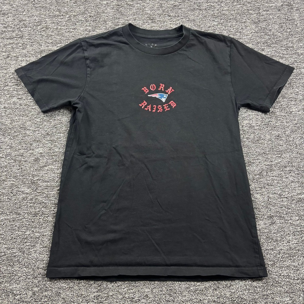Born X Raised New England Patriots Graphic Black T-Shirt Unisex Size Small